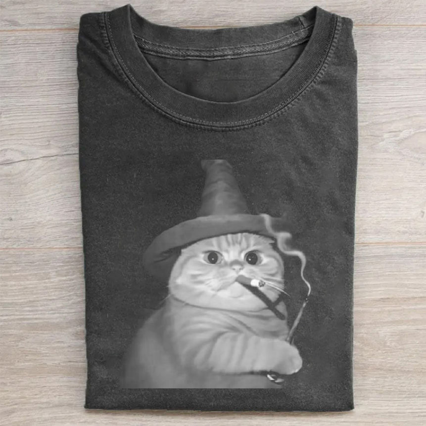 Cute Cat in Witch Hat with Pipe Graphic Print T-Shirt