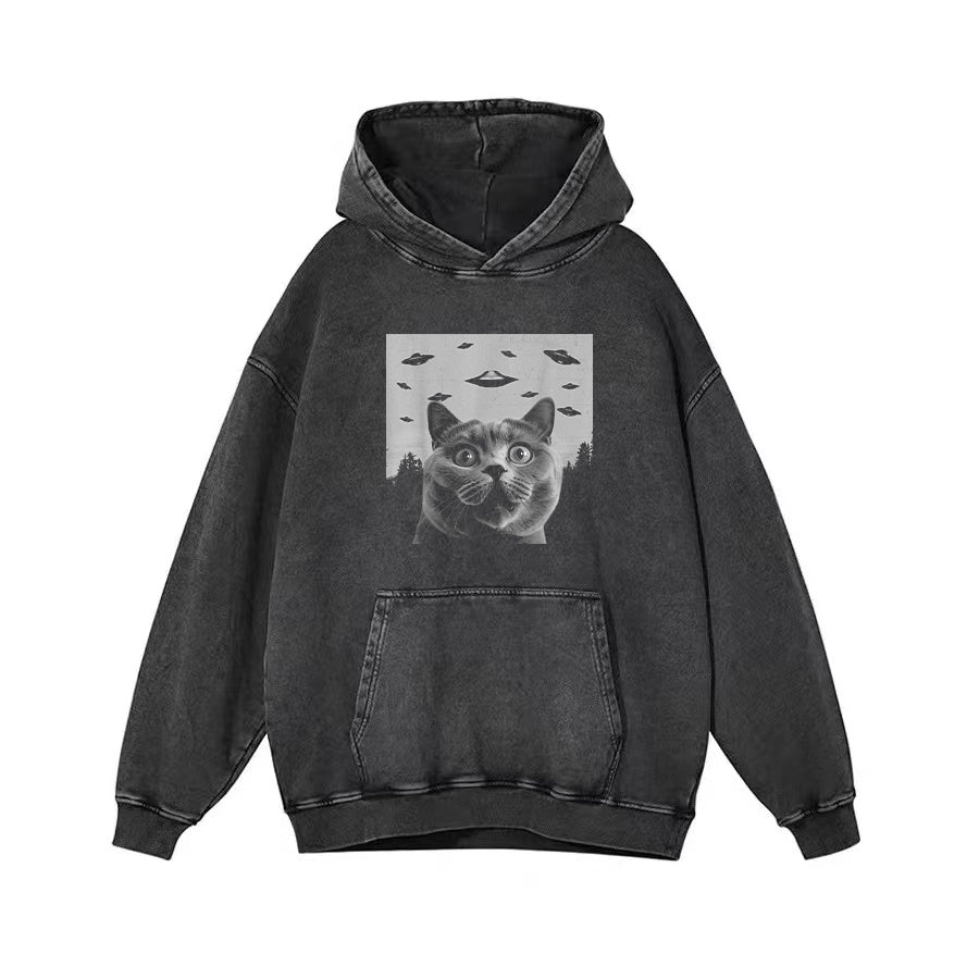 British Shorthair Cat Taking Selfie with UFOs Funny T-Shirt