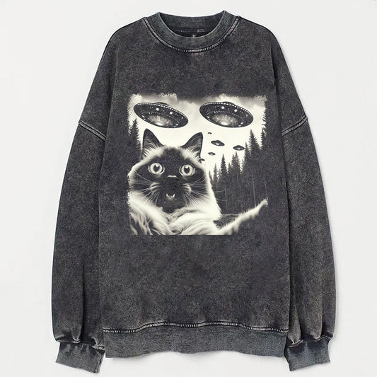 Ragdoll Cat Taking Selfie with UFOs Funny T-Shirt