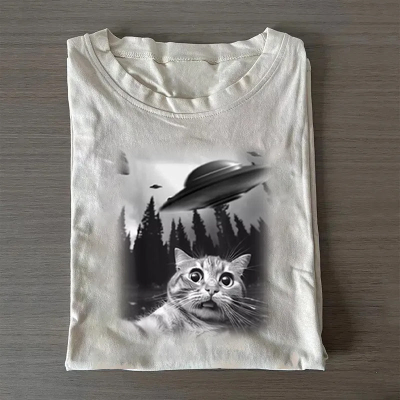Cat-selfie-with-UFO-washed cotton T-shirt