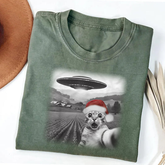 Christmas Cat Selfle With UFO Art Acid Wash Sweatshirt
