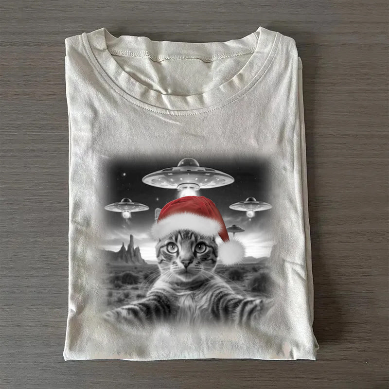 Christmas Cat Selfle With UFO Art Acid Wash Sweatshirt
