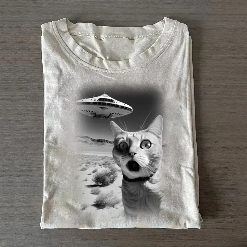 Cat-selfie-with-UFO-washed cotton T-shirt