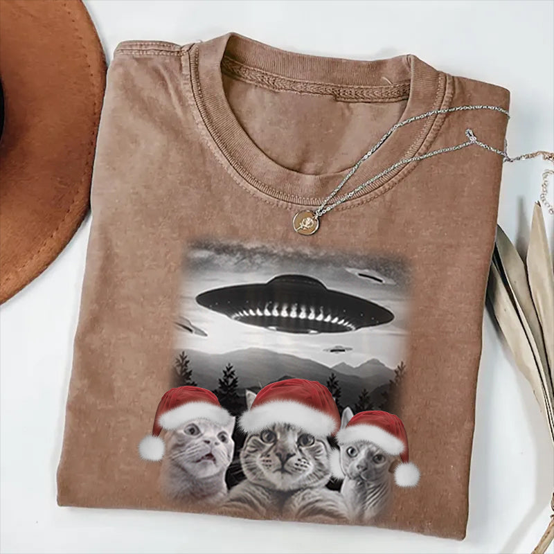 Christmas Cat Selfle With UFO Art Acid Wash Sweatshirt
