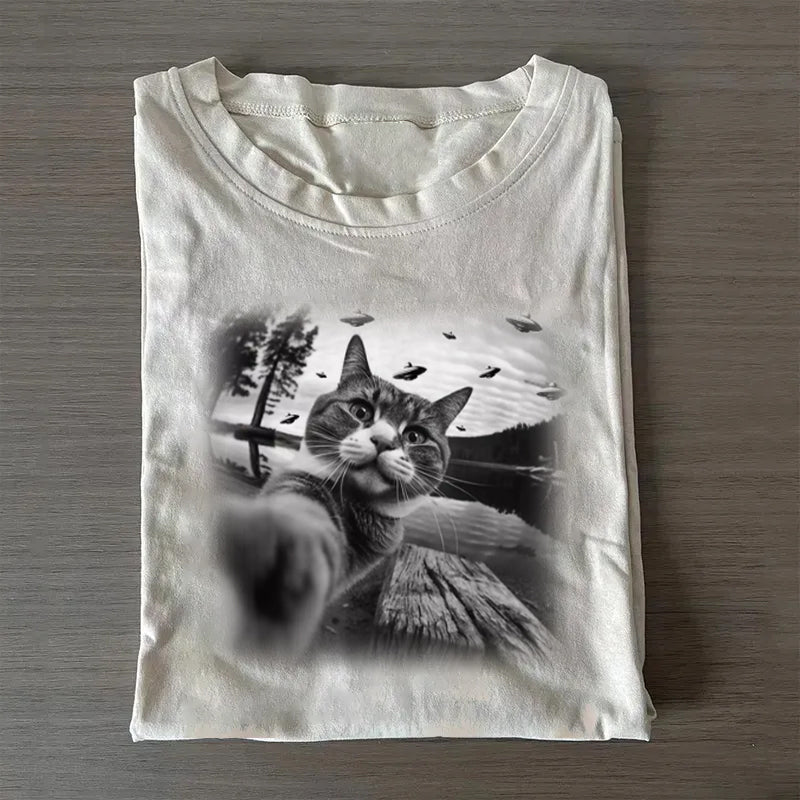 Cat-selfie-with-UFO-washed cotton T-shirt