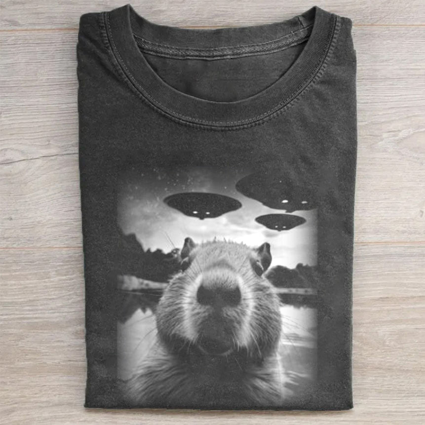 Christmas Capybara Selfle With UFO Art Acid Wash Tee - heygraff