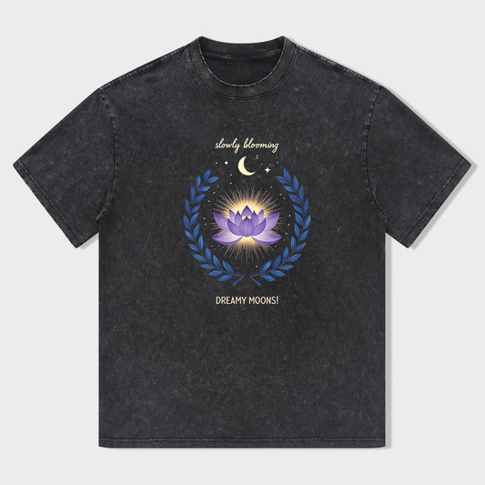 Vintage Crewneck Black T-Shirt with Dreamy Lotus Moon Print for Casual Wear