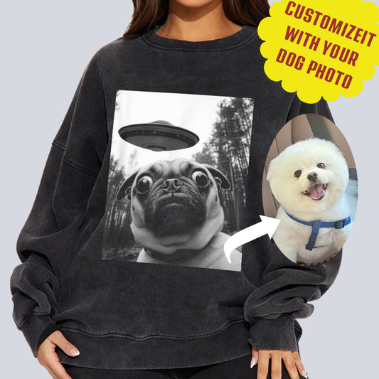 Personalized dog Taking Selfie with UFOs Funny Unisex Sweatshirt
