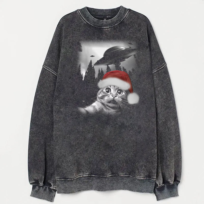 Christmas Cat Selfle With UFO Art Acid Wash Sweatshirt - heygraff