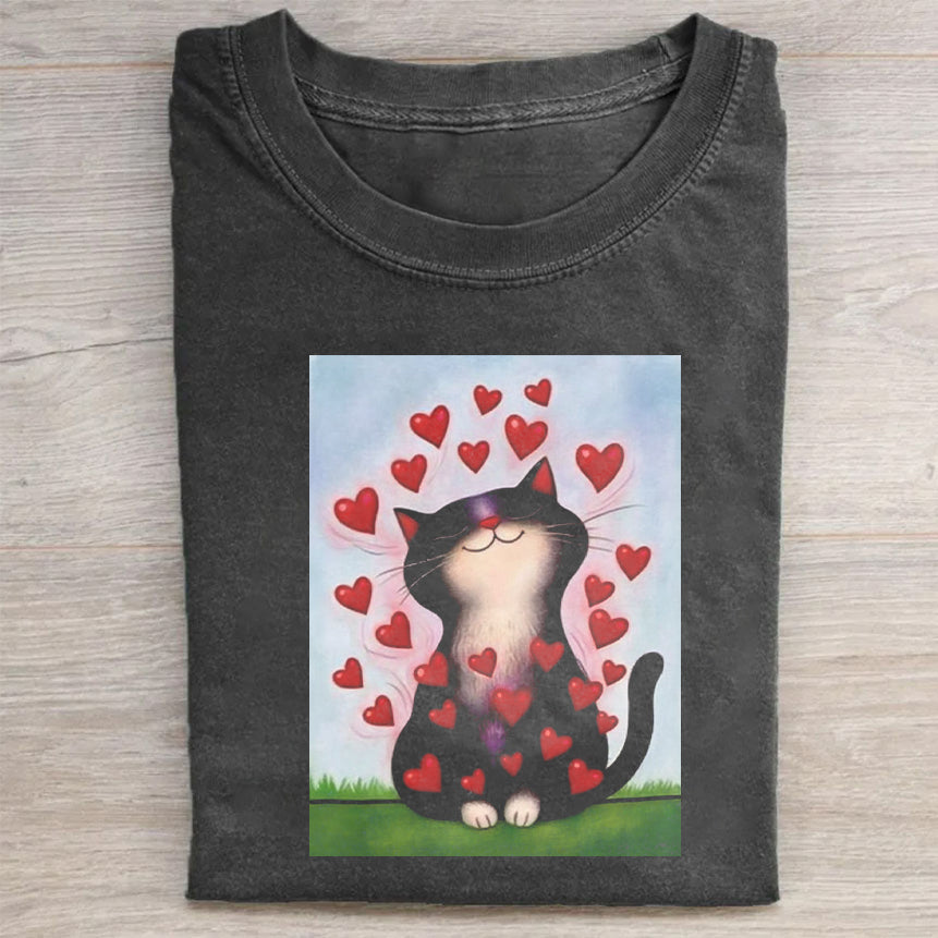 Cute Cat with Hearts Print Black T-Shirt for Casual Wear