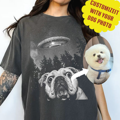 Personalized dog Taking Selfie with UFOs Funny Unisex T-Shirt