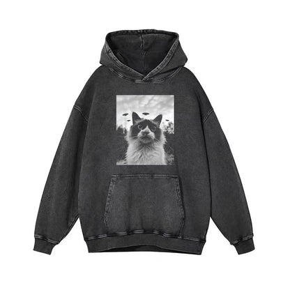 Ragdoll Cat Taking Selfie with UFOs Funny T-Shirt