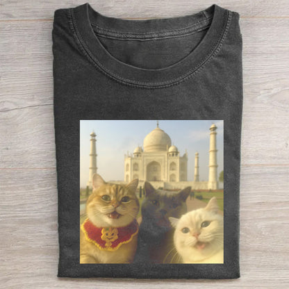 Cat Taking Selfie Taj Mahal Funny T-Shirt