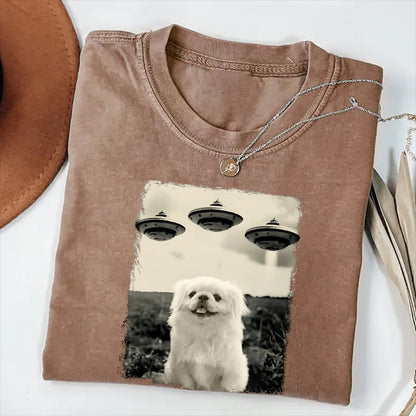Pekingese Taking Selfie with UFOs Funny T-Shirt