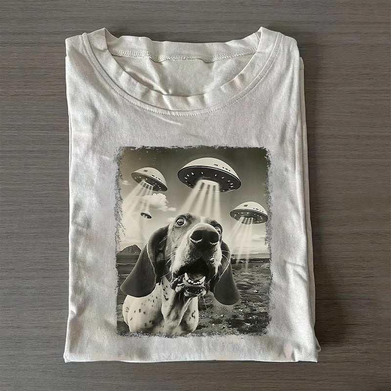 Basset Hound Dog Taking Selfie with UFOs Funny T-Shirt