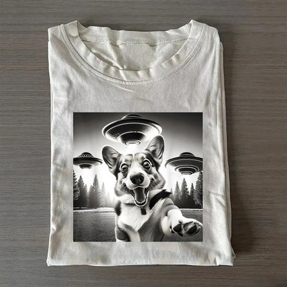 Corgi Taking Selfie with UFOs Funny T-Shirt