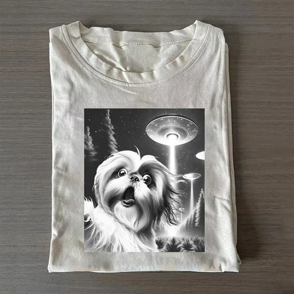 Shih Tzu Taking Selfie with UFOs Funny T-Shirt