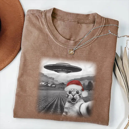 Christmas Cat Selfle With UFO Art Acid Wash Sweatshirt