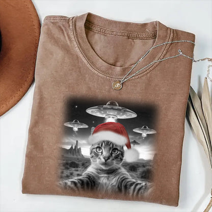 Christmas Cat Selfle With UFO Art Acid Wash Sweatshirt