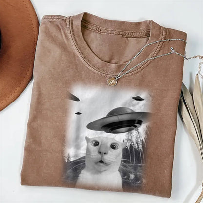 Cat-selfie-with-UFO-washed cotton T-shirt