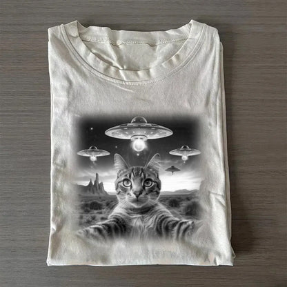 Cat-selfie-with-UFO-washed cotton T-shirt