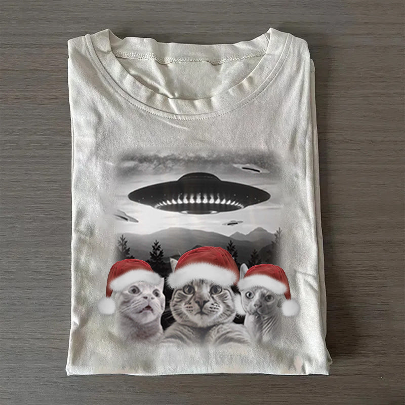 Christmas Cat Selfle With UFO Art Acid Wash Sweatshirt