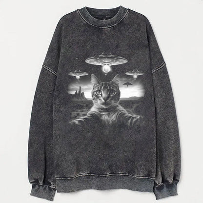 Cat-selfie-with-UFO-washed cotton T-shirt