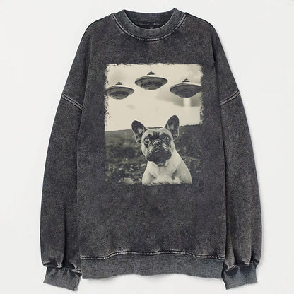French Bulldog Taking Selfie with UFOs Funny T-Shirt - heygraff
