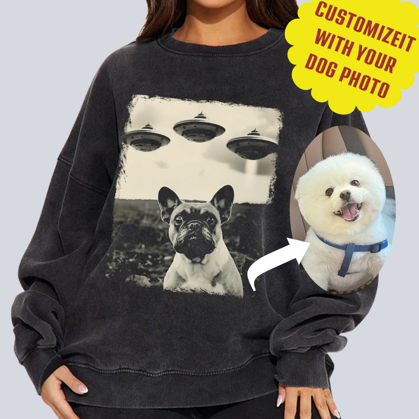 Personalized dog Taking Selfie with UFOs Funny Unisex Sweatshirt