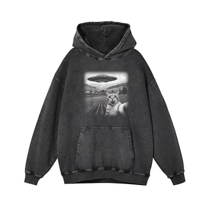 Cat-selfie-with-UFO-washed cotton T-shirt