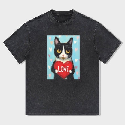 Crew Neck Black T-Shirt with Cat Holding Love Heart Print for Casual Wear