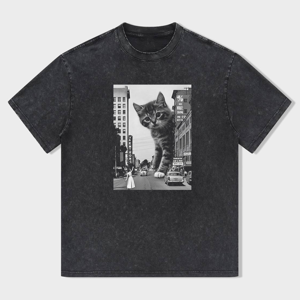 Giant Cat Graphic T-Shirt