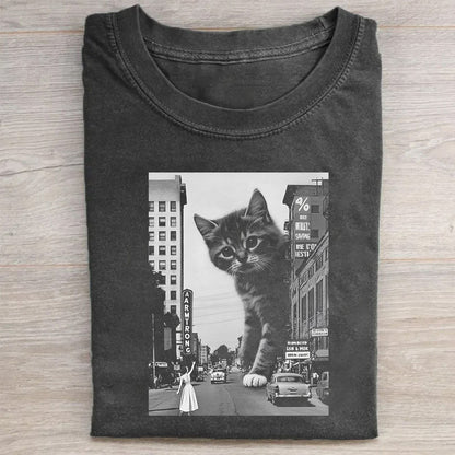 Giant Cat Graphic T-Shirt